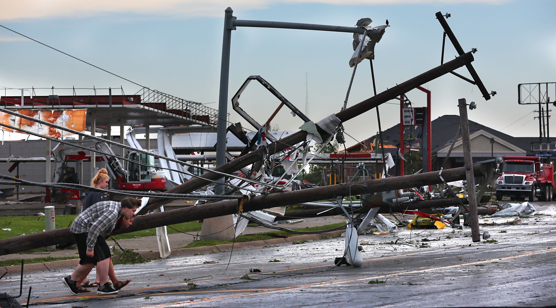 Tornado rips through Jefferson City